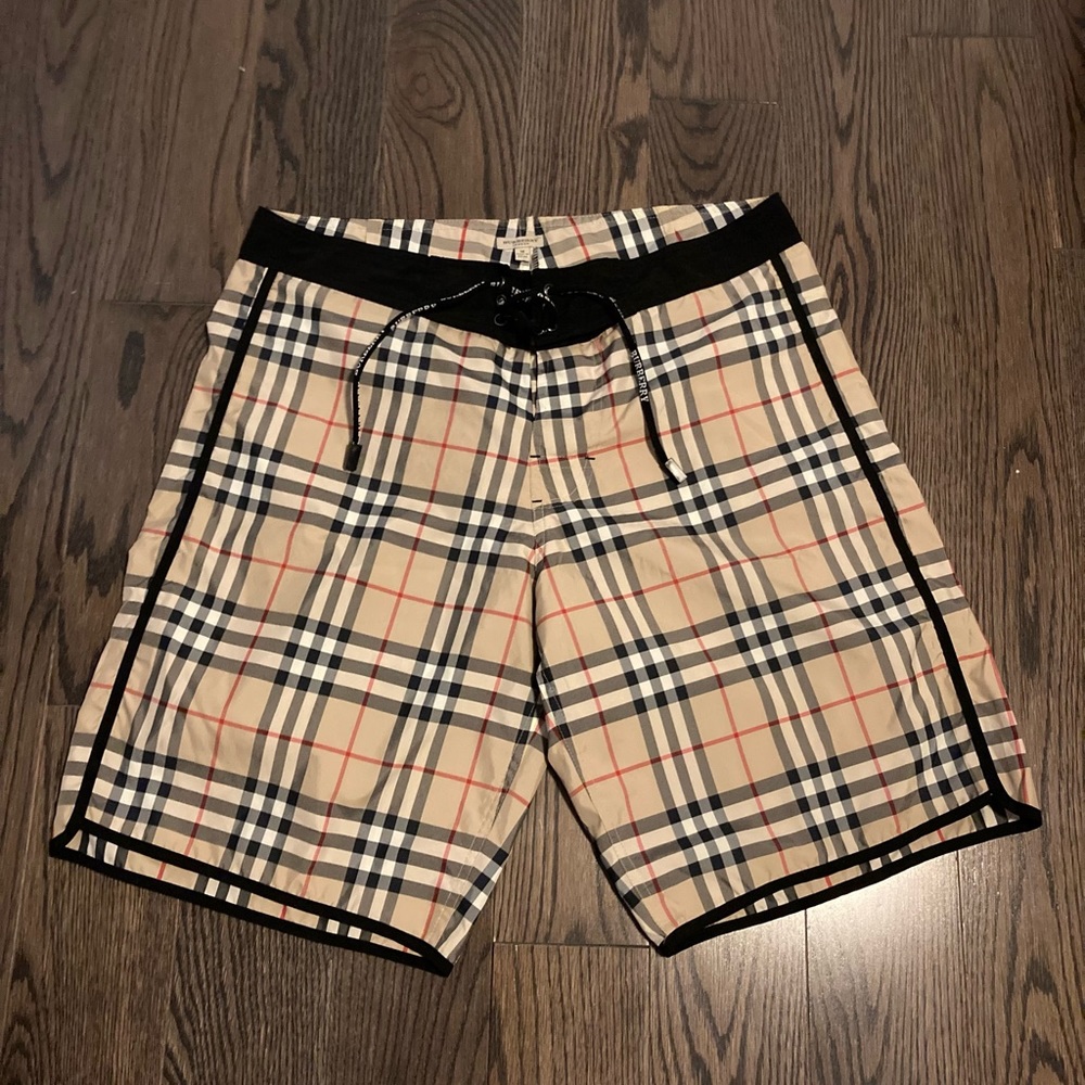 Burberry men’s unlined swim trunks